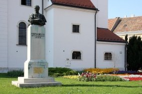 Mosonmagyar�v�r - a Thermal Hotel Superior Mosonmagyar�v�r aj�nl�s�val